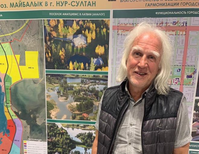 "Biju pārsteigts, kad Astanas pilsētplānošanas birojā ieraudzīju Amatciema foto," teic Amatciema izveidotājs un iedzīvotājs Aivars Zvirbulis. Foto no privātā arhīva