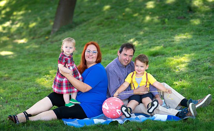 Līga Raimere ar vīru Kristoferu un bērniem Maribellu un Sebastianu. Foto – no privātā arhīva
