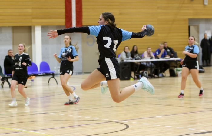 27.XI Latvijas handbola un telpu futbola virslīgu spēles Salaspilī