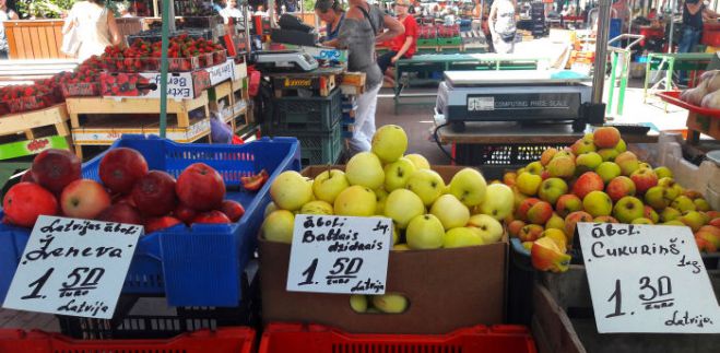 Ābolu cenas Centrāltirgū variē no pusotra līdz diviem eiro par kilogramu.