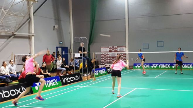 Foto: Siguldas un Baložu badmintonisti starp Latvijas jaunatnes čempionāta laureātiem