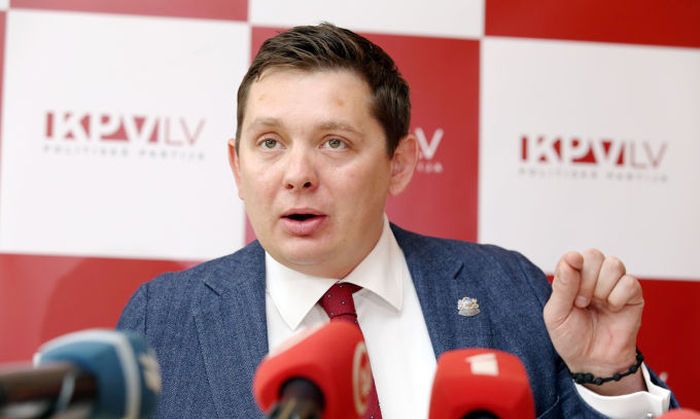 Kaimiņš piedāvā Kariņam neņemt valdībā ne Gobzemu, ne arī ministru amatos jau pabijušos politiķus no "vecajām varas partijām"