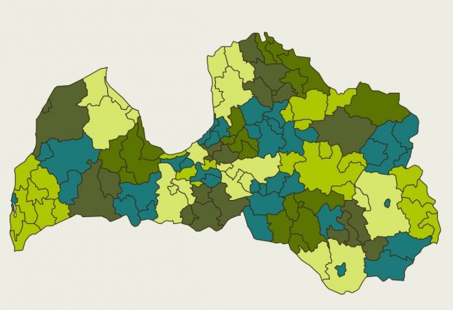 VARAM piedāvātā administratīvi teritoriālā reforma ar jaunajiem novadiem un administratīvajiem centriem. Pašvaldību skaitu iecerēts samazināt no 119 līdz 39, apvienojot novadus.  Ar vienu krāsu apzīmētas blakus esošas pašvaldības, kuras tiek piedāvāts apvienot (izņēmums – daļu Ķekavas novada teritorijas paredzēts pievienot Olaines novadam). Dati: VARAM. Infografiks: LETA