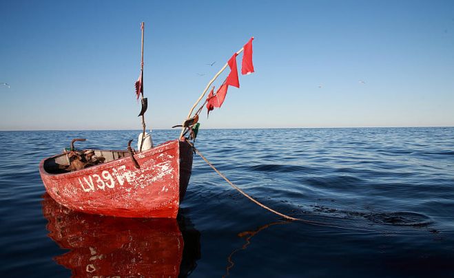 Pēc datiem, zvejnieku zaudējumi ir lieli, un, ja uzskaitītu katru piekrastē zaudēto zvejas rīku un neiegūto lomu, visticamāk, tie būtu daudz lielāki. Foto – Gita Memmena