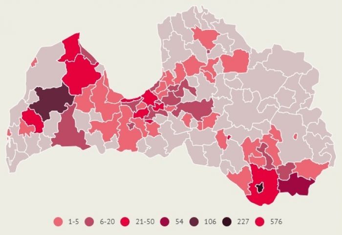 Apstiprināto saslimšanu skaits ar Covid-19 Latvijas pašvaldībās. Dati līdz 13.oktobra plkst.10.00. Infografika: LETA