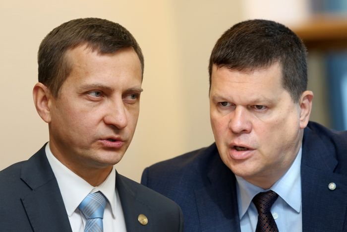 ARMANDS KRAUZE: No nosacījuma "brīvprātīgi" esam atkāpušies. KASPARS GERHARDS: Rīgas un Pierīgas gadījumā uzskatu, ka būtu jāveido divu līmeņu pašvaldības ar atšķirīgām funkcijām.