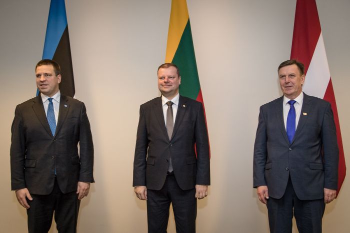 Baltijas valstu premjeri vienojas saglabāt kopīgu laika joslu