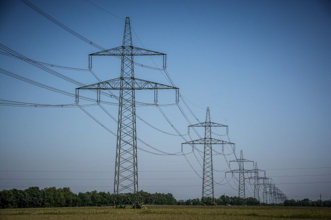 &quot;Latvenergo&quot;: Eiropas valstīs elektroenerģijas cena šogad kāpusi 20–40% robežās