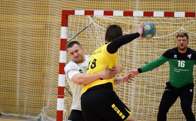 11.XII Latvijas handbola čempionāta spēles Ulbrokā un Murjāņos
