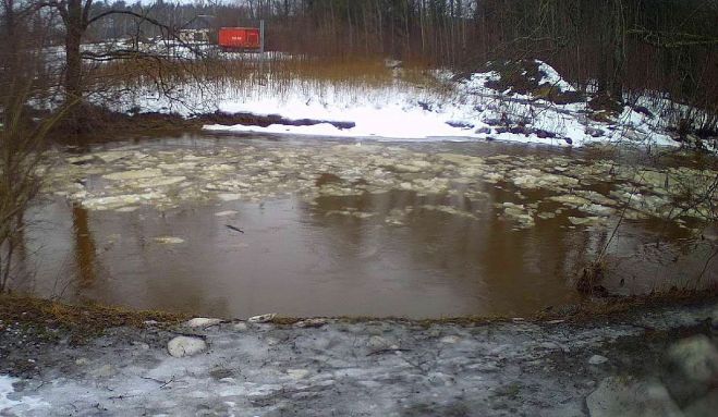 Ledus iešana Mazajā Juglā. Foto - LVĢMC