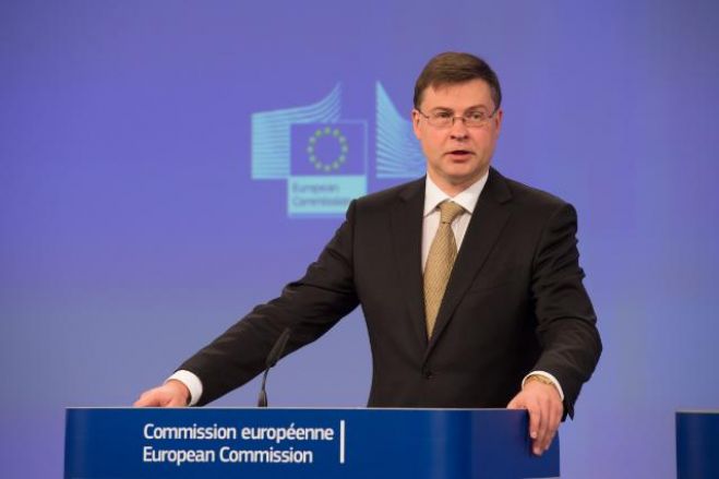 EK viceprezidents: Latvijas ekonomikas attīstību bremzē problēmas banku sektorā un tranzīta jomā