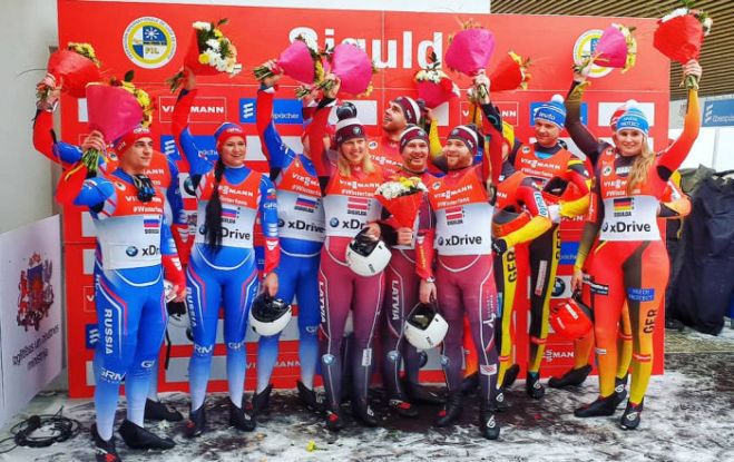 Pasaules kausa posms Siguldā noslēdzas ar Latvijas kamaniņu braucēju uzvaru komandu stafetē
