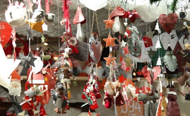 Vairums Latvijas iedzīvotāju sliecas domāt, ka Ziemassvētki ir pārmērīgi komercializēti