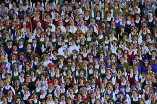 Dziesmu un deju svētku maksas pasākumos dārgākās biļetes varētu maksāt 100 eiro