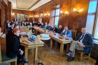 Saeimas Sporta apakškomisija Siguldā diskutē par bobsleja un kamaniņu trases nākotni