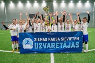 FK "Olaine" futbolistes kļuvušas par Ziemas kausa ieguvējām