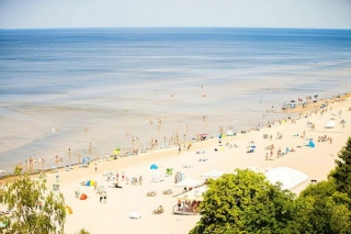 Tuvojoties vasarīgajām brīvdienām, Jūrmalas dienesti atgādina par drošību un noteikumiem pludmalē