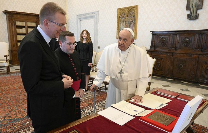 Attēls rakstam: Latvijas prezidents Vatikānā norāda uz nepieciešamību atbalstīt Ukrainu tās cīņā pret agresoru