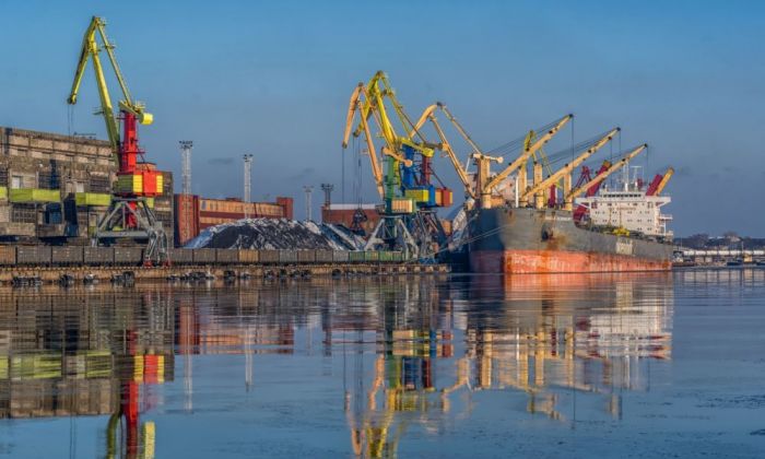 Attēls rakstam: Latvijas ostās četros mēnešos pārkrauts par 11,8% mazāk kravu