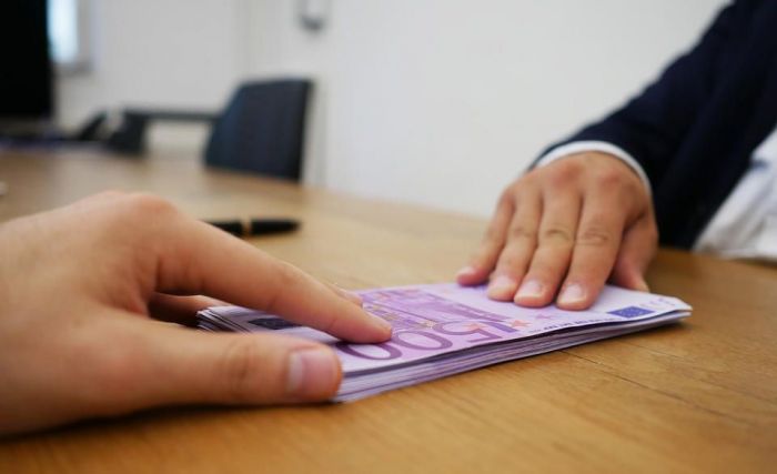 Attēls rakstam: Aptauja: trešdaļa cilvēku aizņemas neplānotu izdevumu segšanai