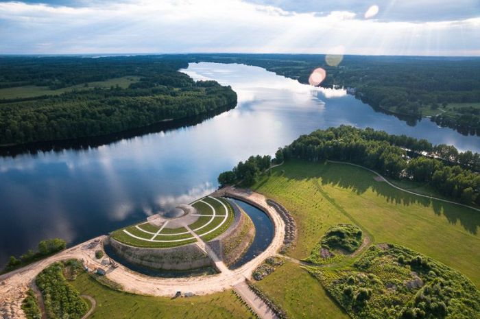 Skolēnus aicina piedalīties Likteņdārza konkursā par lielāko reģiona sveci
