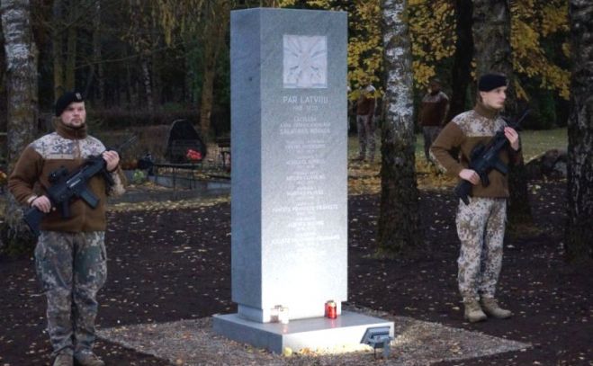 Foto: Salaspilī atklāta piemiņas vieta Lāčplēša Kara ordeņa kavalieriem