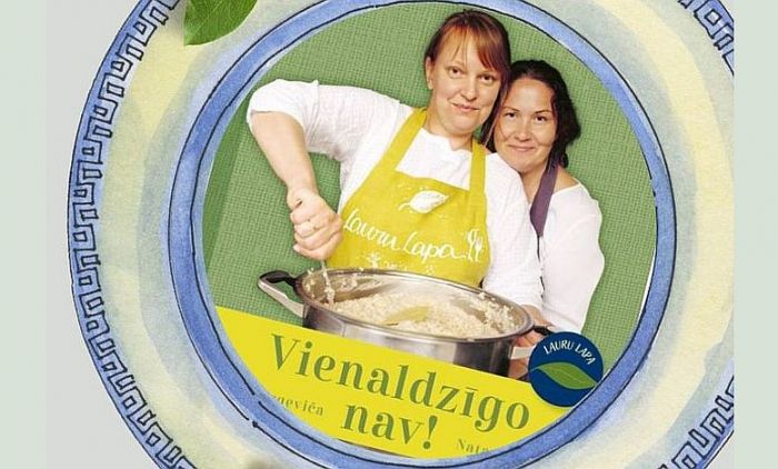 20.VIII Tikšanās ar grāmatas &quot;Vienaldzīgo nav!&quot; autorēm Lieni Margeviču un Natu Brambergu Olainē