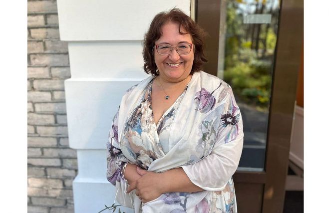 Divu bērnu mamma un divu mazbērnu vecmāmiņa Gaļina Grizāne. Foto – “Mārupes Vēstis”