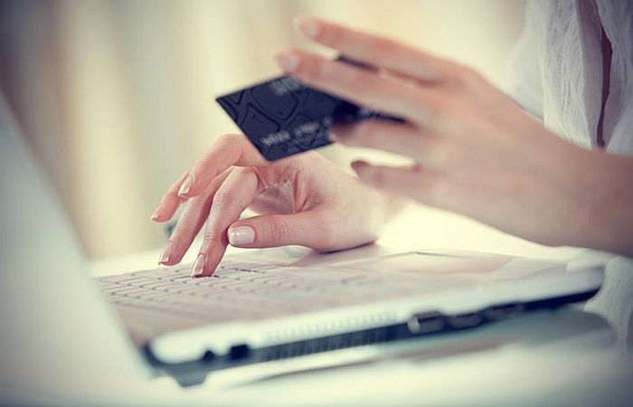 Aptauja Rīgā. Kā vērtējat sadarbību ar savu komercbanku?