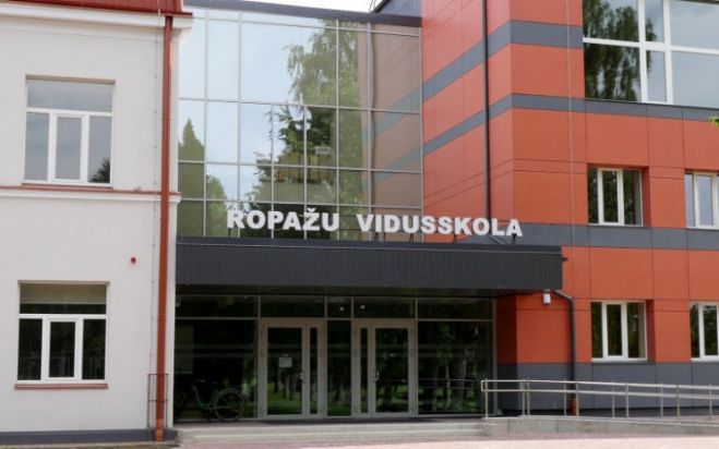 Konkursā meklē Ropažu vidusskolas direktoru