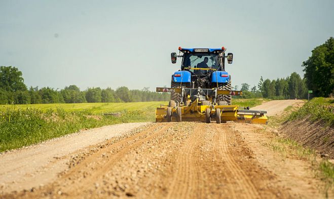 Foto - Latvijas autoceļu uzturētājs