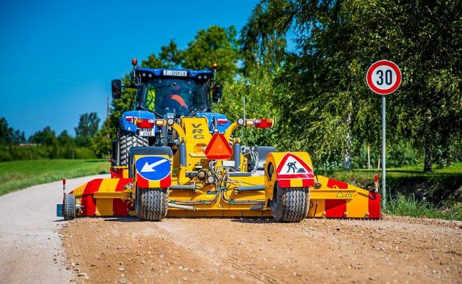Foto - Latvijas autoceļu uzturētājs