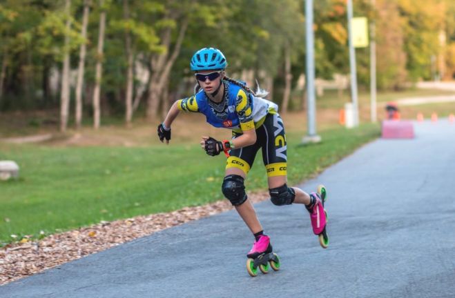 Foto: Siguldā noskaidroti sezonas labākie skrituļslidotāji un rollerslēpotāji