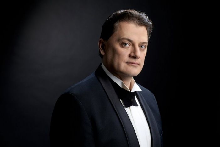 Tenors Aleksandrs Antoņenko. Publicitātes foto