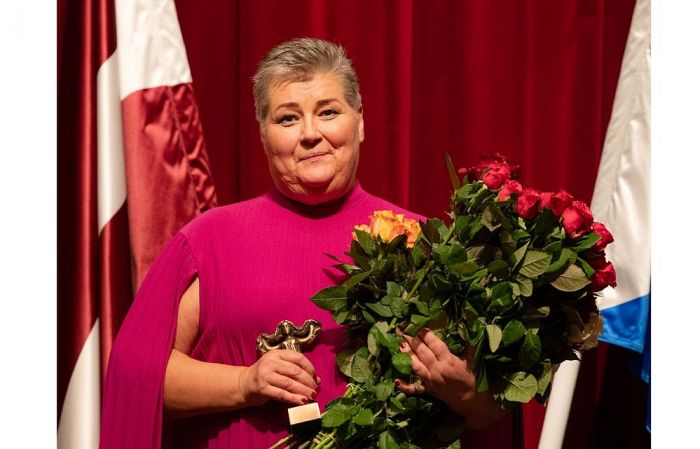 2016.gadā bērnudārza “Strautiņš” ilggadējā vadītāja Sandra Breidaka saņēma pašvaldības Goda rakstu, bet astoņus gadus vēlāk tika sveikta kā pašvaldības augstākā apbalvojuma “Goda novadnieks” ieguvēja. Foto – Ieva Ābele