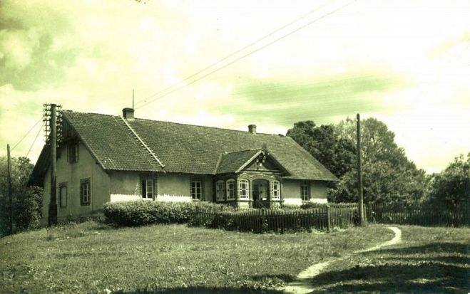 Pagastmāja 20. gadsimta 20. gados. Foto - ropazi.lv