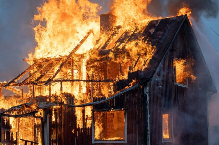 Attēls rakstam: Aptauja: Kāpēc, jūsuprāt, notiek traģiskas ugunsnelaimes?