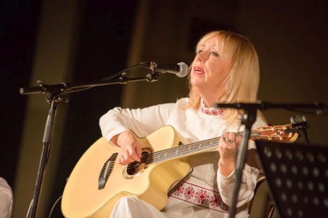 27.XII Dziedātāja Ieva Akuratere cikla "[Ie]nāc literatūrā" sarunā Siguldā