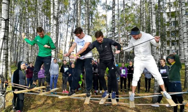 Foto: Tautas deju kolektīvi Salaspilī sacenšas veiklībā un erudīcijā