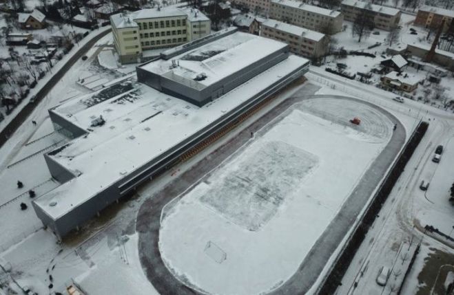 Atklās publisko slidotavu pie Siguldas Sporta centra