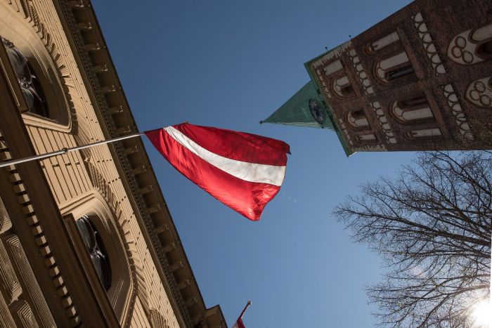 Attēls rakstam: Skolu jaunatnes dziesmu un deju svētku laikā aicina izkārt valsts karogus