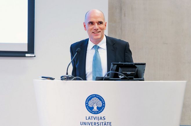 Latvijas Universitātes Izglītības zinātņu un psiholoģijas fakultātes vadošais pētnieks, projekta vadītājs Manuels Fernandess. Foto – Toms Grīnbergs