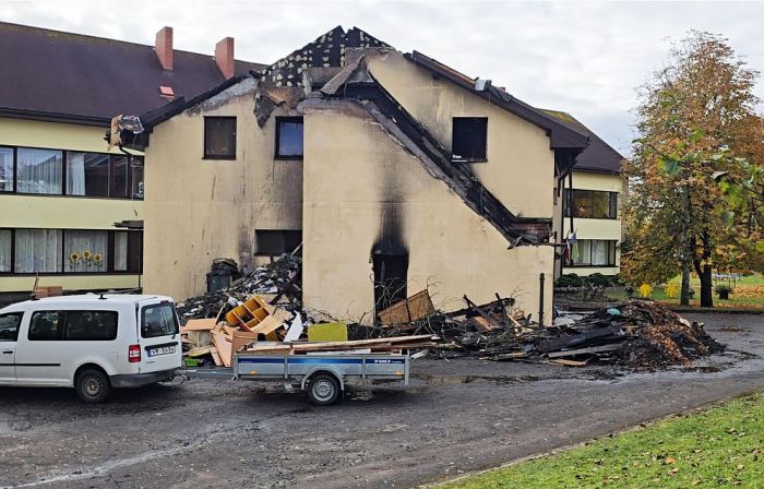 Ugunsgrēka postījumi pirmsskolas izglītības iestādē “Bitīte”. Foto – saulkrasti.lv