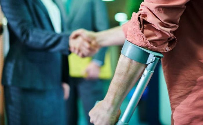Attēls rakstam: Aptauja: Latvijā 48% iedzīvotāju veselības apdrošināšana ir motivējošākais darba devēja sniegtais bonus
