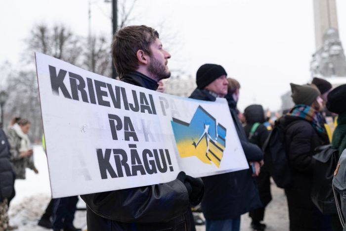 Foto - Ieva Ābele (Saeima) un Liene Ozola