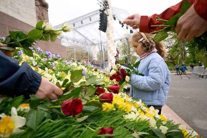 Foto – Ieva Ābele, Saeima; Reinis Inkēns, Saeima; Ernests Dinka, Saeima; Gatis Rozenfelds, Valsts kanceleja; Ilmārs Znotiņš, Valsts prezidenta kanceleja; Dāvis Doršs, Valsts prezidenta kanceleja