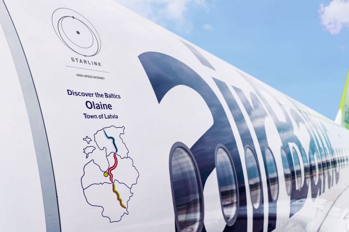 Attēls rakstam: "airBaltic" lidmašīna nosaukta Olaines vārdā
