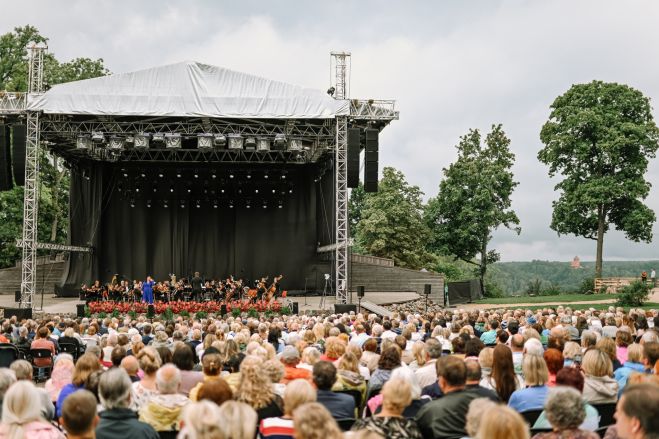 27.VII Solista Jāņa Apeiņa jubilejas koncerts &quot;Jānis Apeinis un opermūzikas zvaigznes&quot; Siguldā