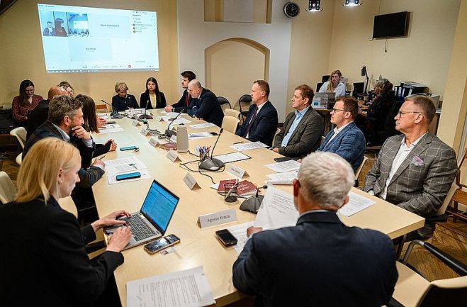 Mandātu, ētikas un iesniegumu komisijas sēde. Foto - Reinis Inkēns, Saeima