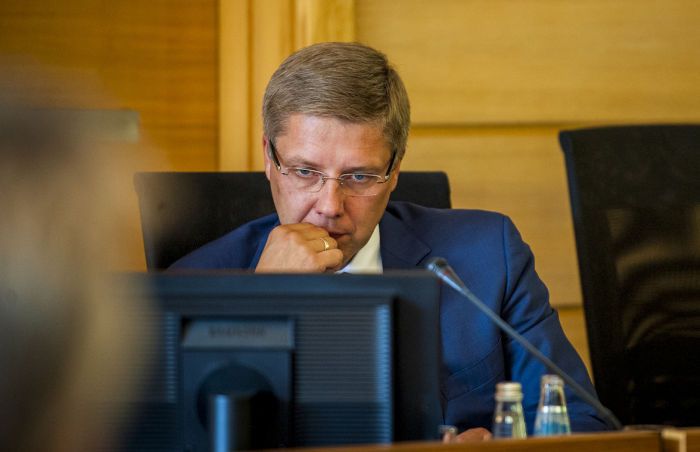 Ušakovs iztur kārtējo uzticības balsojumu (papildināta)